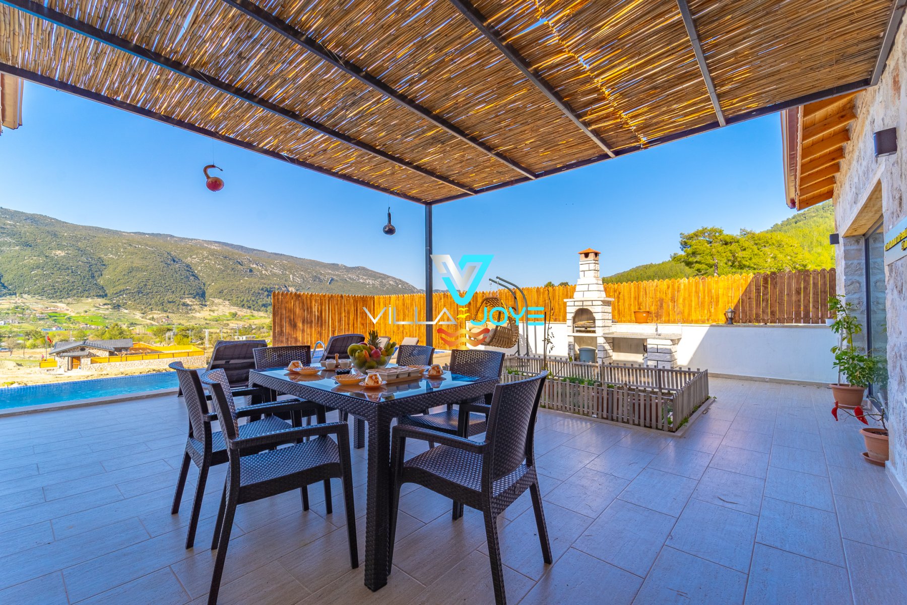 Antalya, Kalkan'da 2 Odalı, 2 Banyolu, 4 Kişiye Kadar Konaklamalı Kiralık Villa - No:75