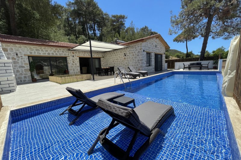 Antalya, Kalkan'da 2 Odalı, 2 Banyolu, 4 Kişiye Kadar Konaklamalı Kiralık Villa - No:75
