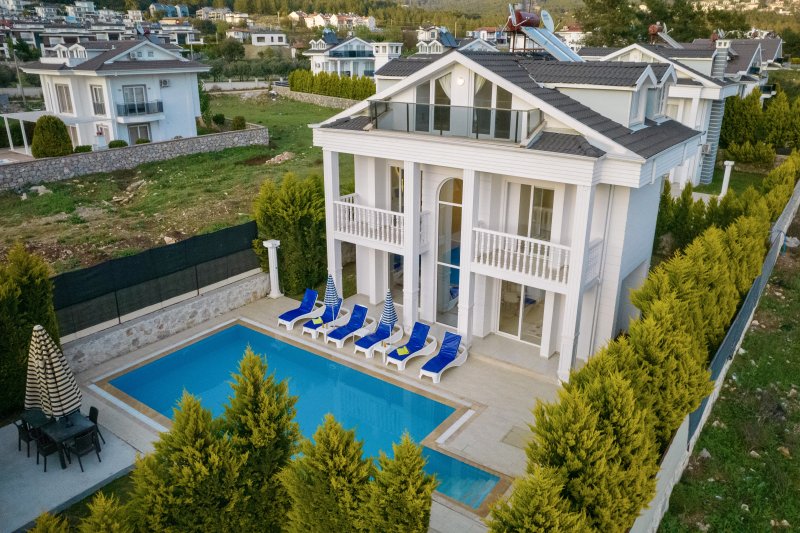 Muğla, Fethiye'de, 4 Odalı, 4 Banyolu, 8 Kişiye Kadar Konaklamalı Kiralık Villa - No: 86
