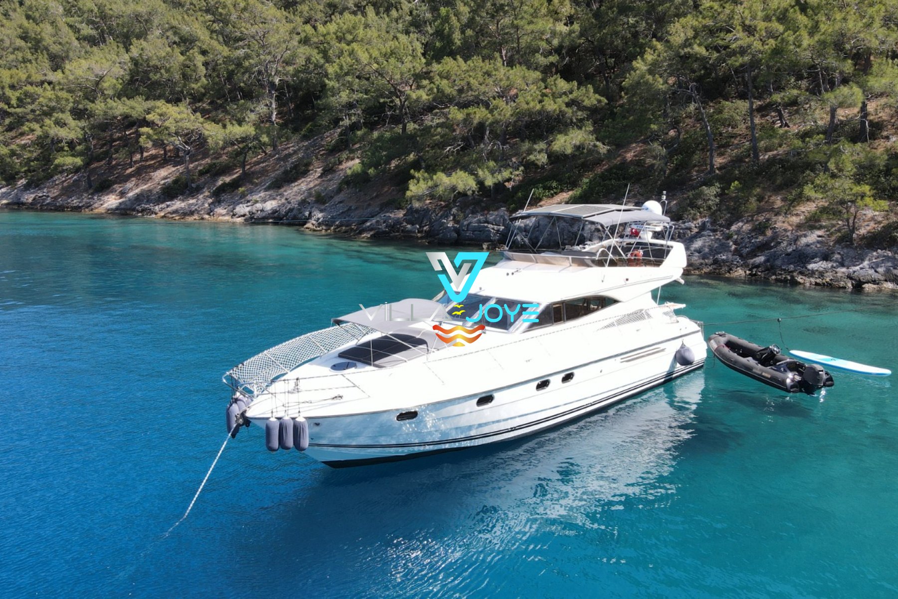 Muğla, Göcek'te, 3 Odalı, 2 WC'li, 6 Kişiye Kadar Konaklamalı Kiralık Tekne - No: T1
