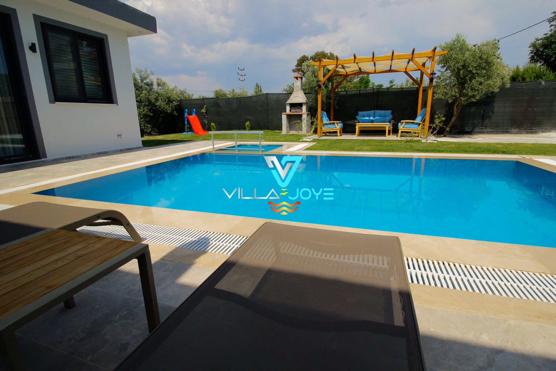Muğla, Dalyan'da, 2 Odalı, 2 Banyolu, 4 Kişiye Kadar Konaklamalı Kiralık Villa - No: 100-2