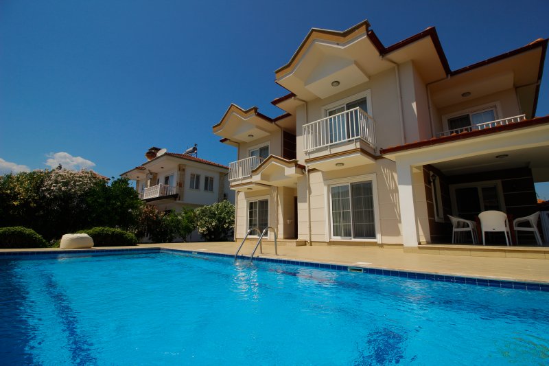 Muğla, Dalyan'da 4 Odalı, 4 Banyolu, 8 Kişiye Kadar Konaklamalı, Kiralık Villa - No: 112