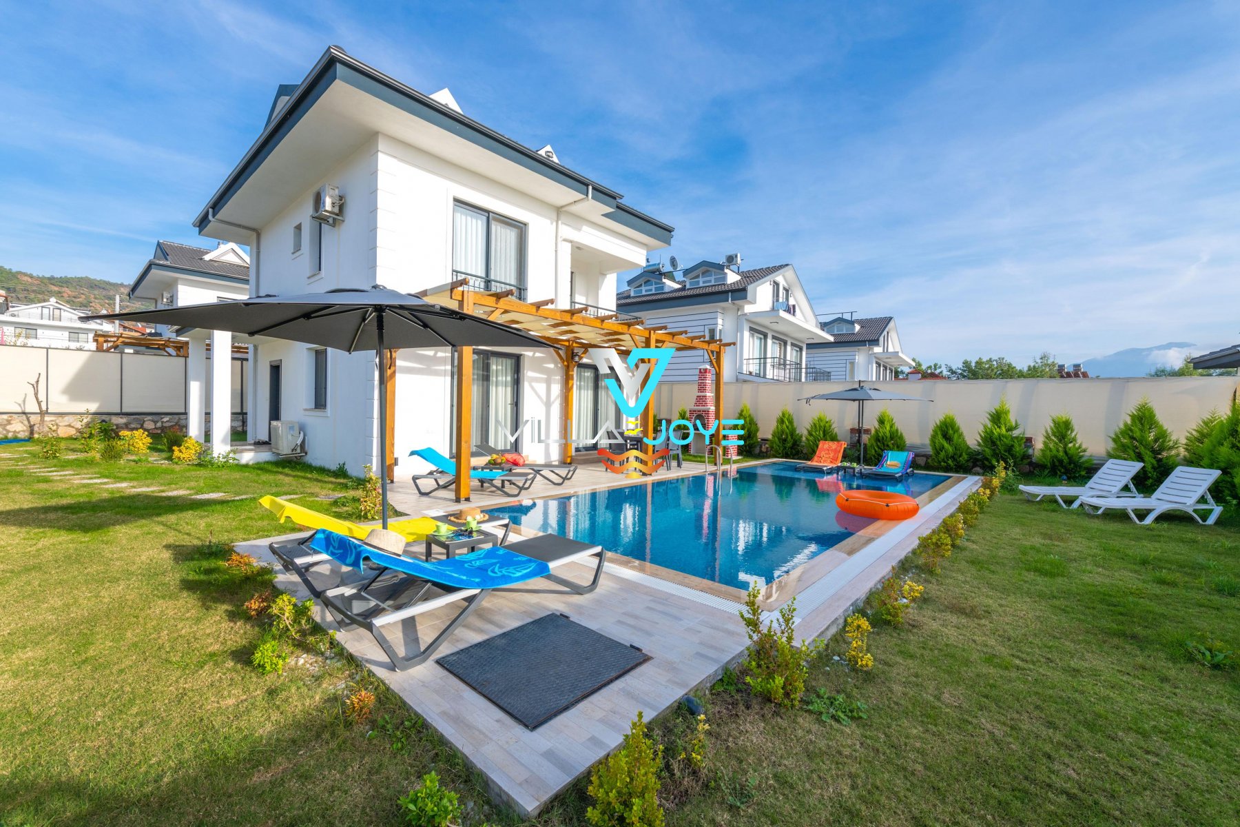 Muğla, Fethiye'de 5 Odalı, 4 Banyolu, 10 Kişiye Kadar Konaklamalı, Kiralık Villa - No: 165
