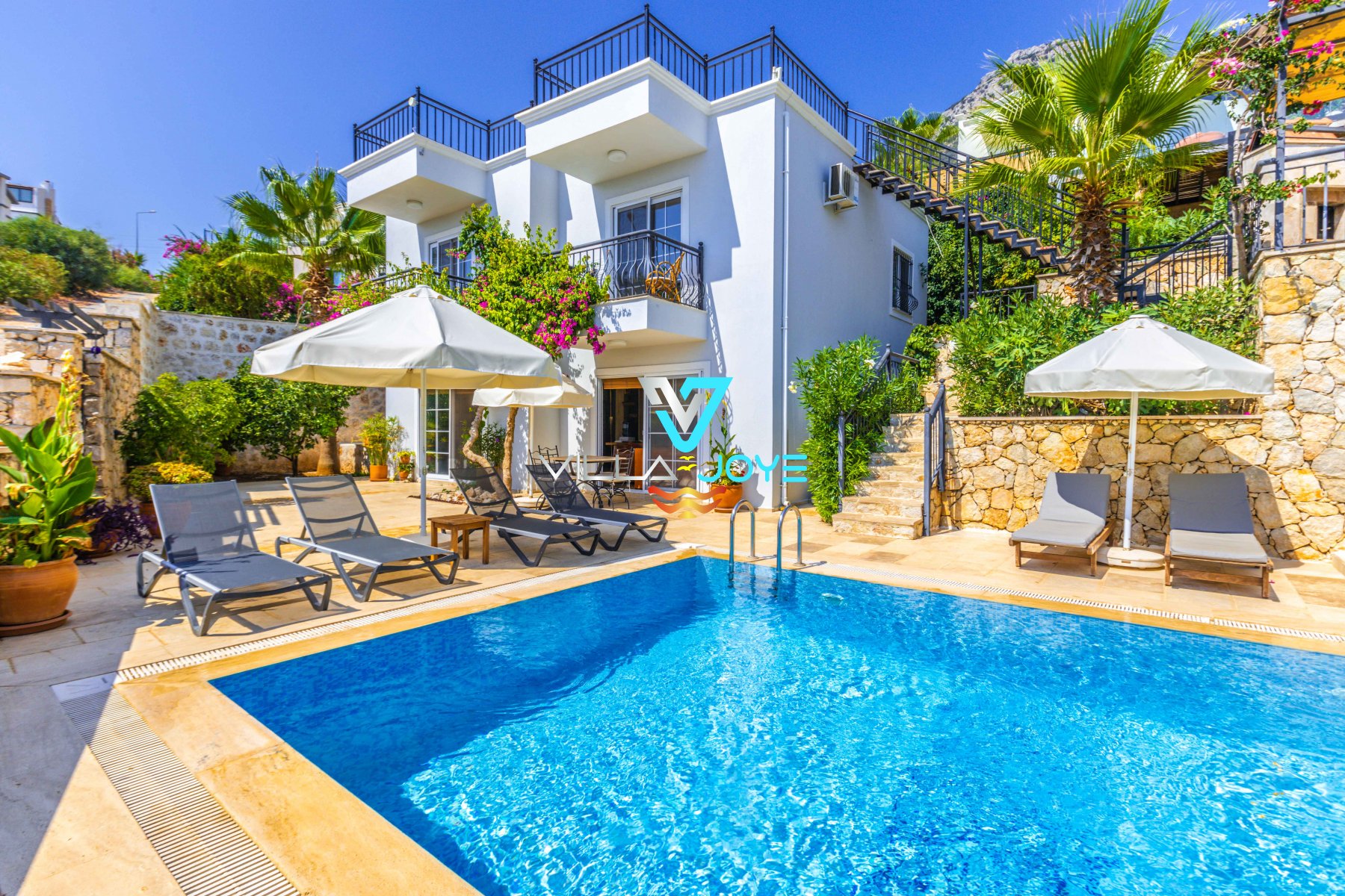 Antalya, Kalkan'da 4 Odalı, 3 Banyolu, 8 Kişiye Kadar Konaklamalı, Kiralık Villa - No: 174