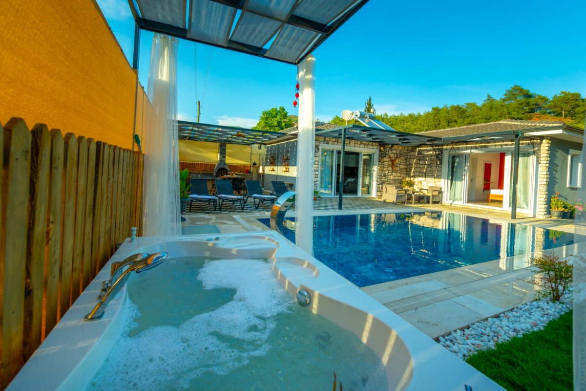 Muğla, Fethiye'de 2 Odalı, 2 Banyolu, 4 Kişiye Kadar Konaklamalı, Kiralık Villa - No: 217