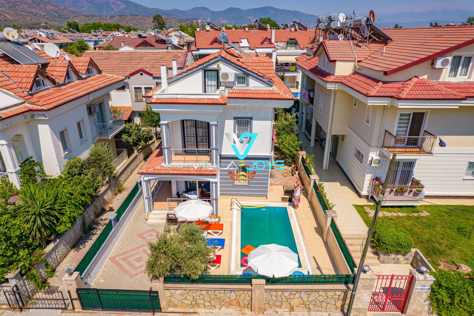 Muğla, Fethiye'de 4 Odalı, 3 Banyolu, 9 Kişiye Kadar Konaklamalı, Kiralık Villa - No: 233-1