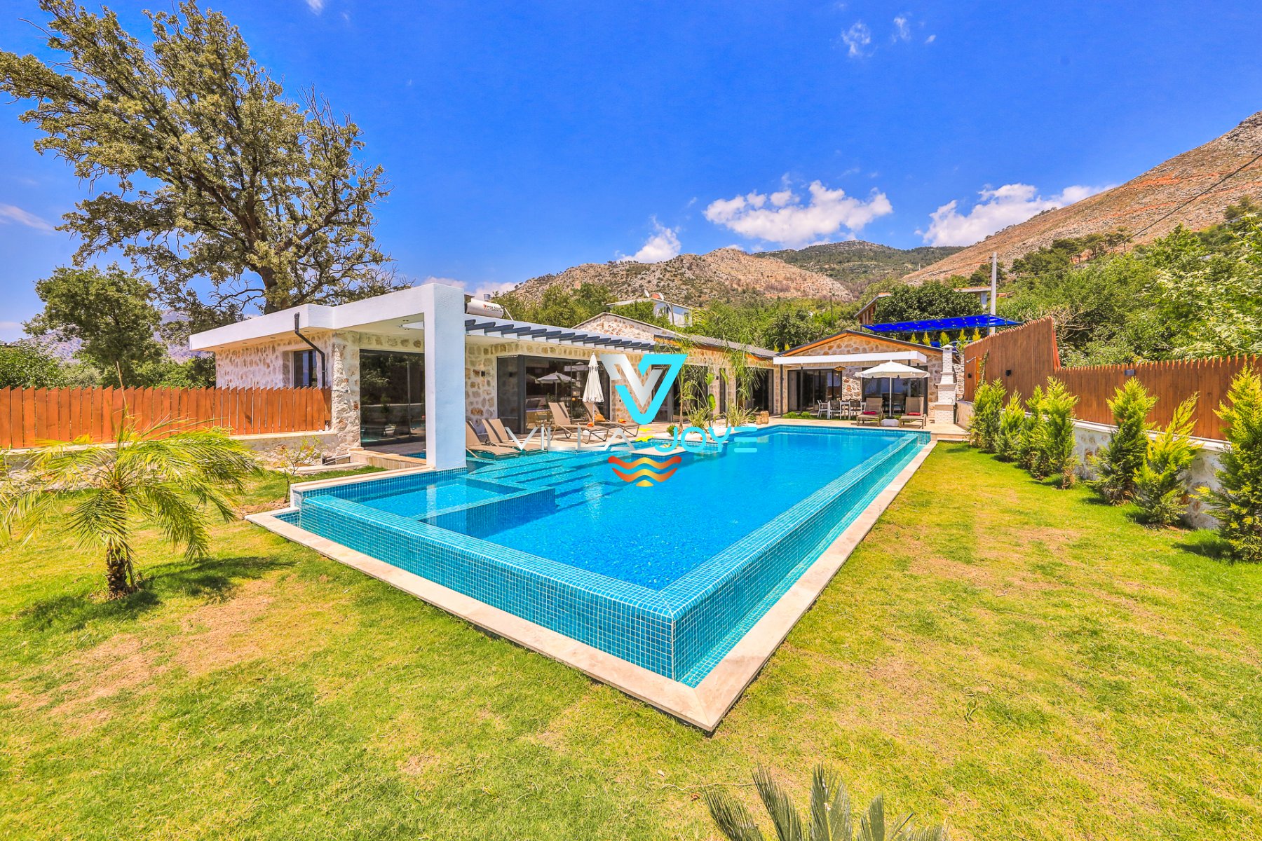 Antalya, Kalkan'da 3 Odalı, 3 Banyolu, 6 Kişiye Kadar Konaklamalı, Kiralık Villa - No: 249