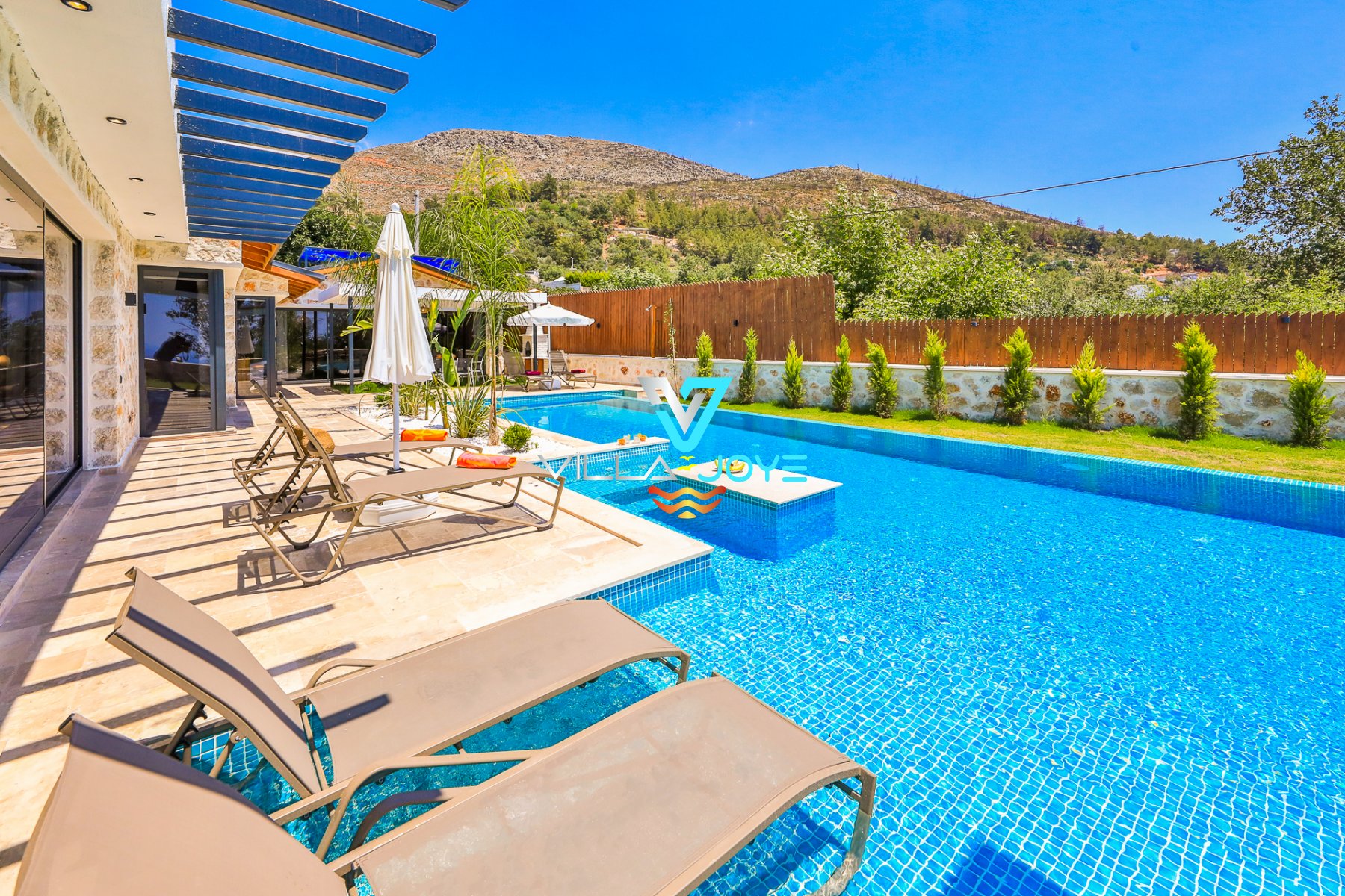 Antalya, Kalkan'da 3 Odalı, 3 Banyolu, 6 Kişiye Kadar Konaklamalı, Kiralık Villa - No: 249