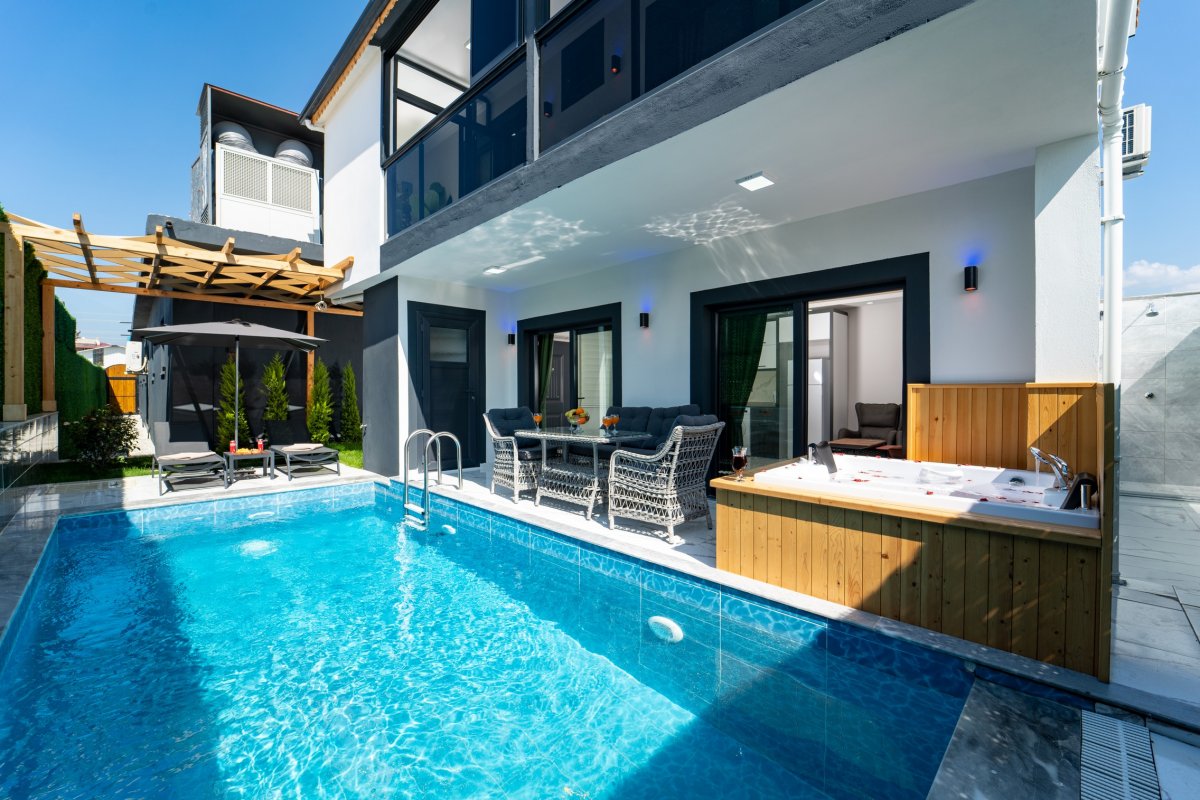 Muğla, Fethiye'de 2 Odalı, 2 Banyolu, 4 Kişiye Kadar Konaklamalı, Kiralık Villa - No: 260