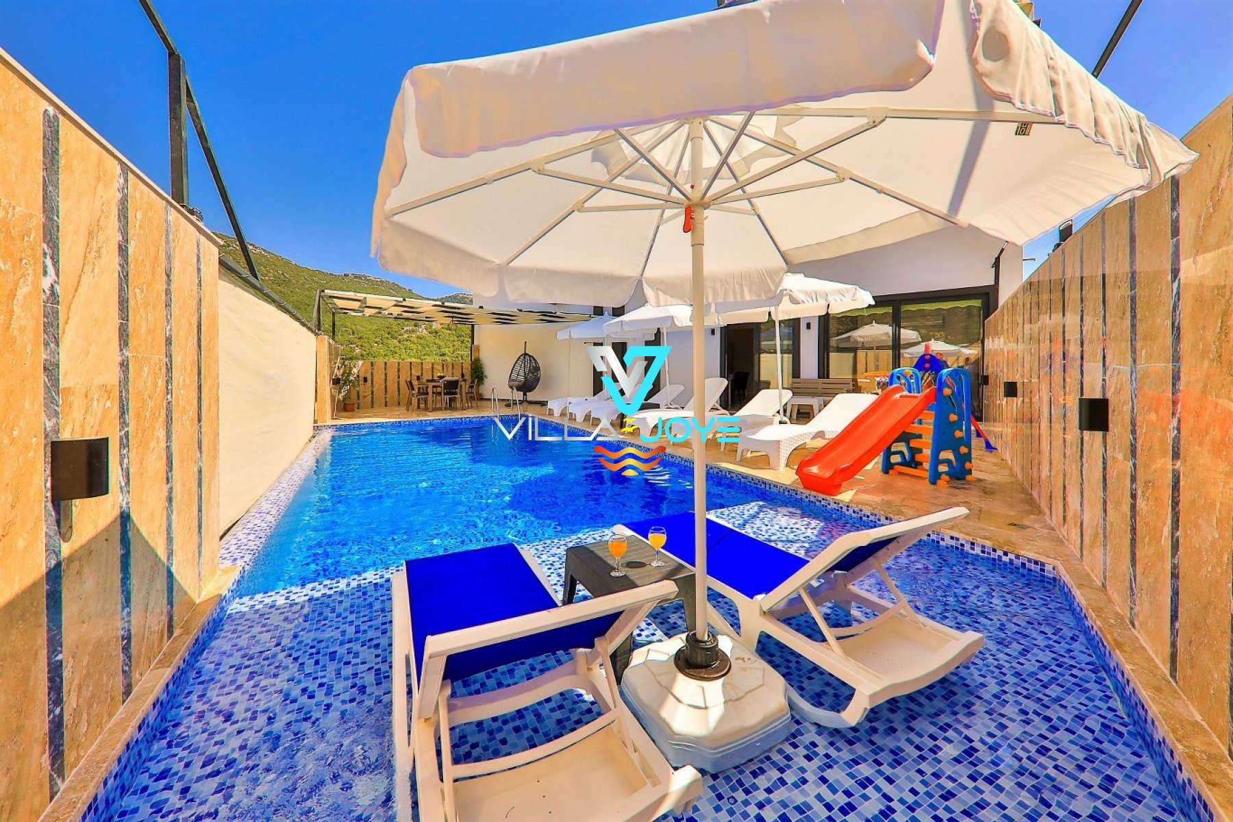 Antalya, Kalkan'da 5 Odalı, 5 Banyolu, 10 Kişiye Kadar Konaklamalı, Kiralık Villa - No: 261