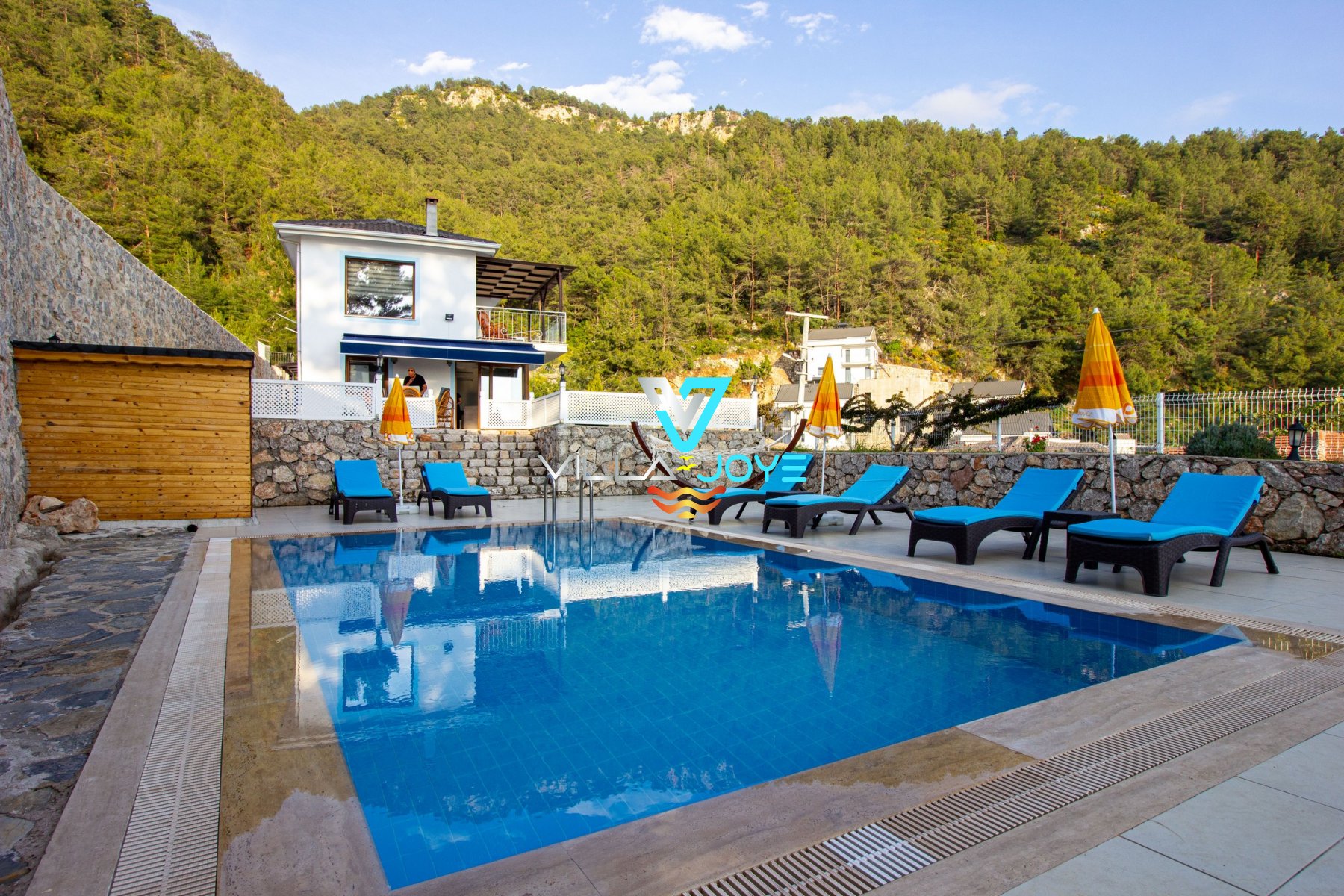 Muğla, Fethiye'de 4 Odalı, 3 Banyolu, 8 Kişiye Kadar Konaklamalı, Kiralık Villa - No: 277