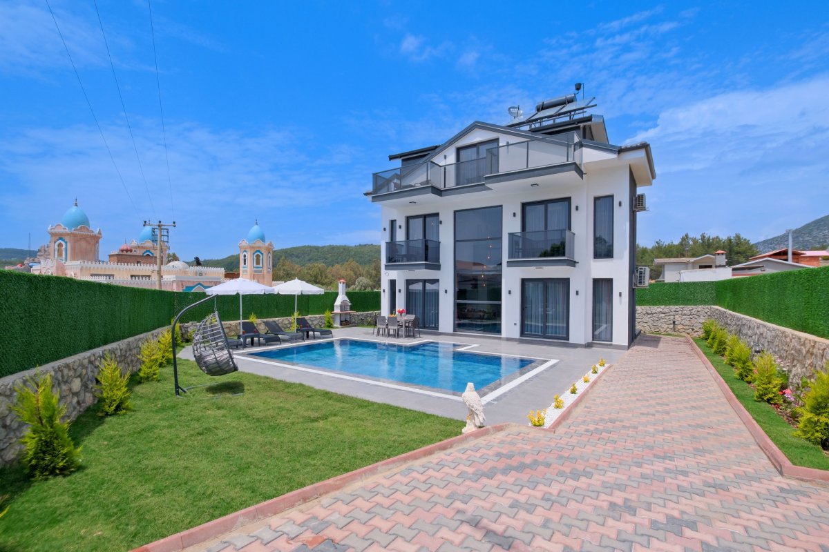 Muğla, Fethiye'de 3 Odalı, 3 Banyolu, 6 Kişiye Kadar Konaklamalı, Kiralık Villa - No: 286