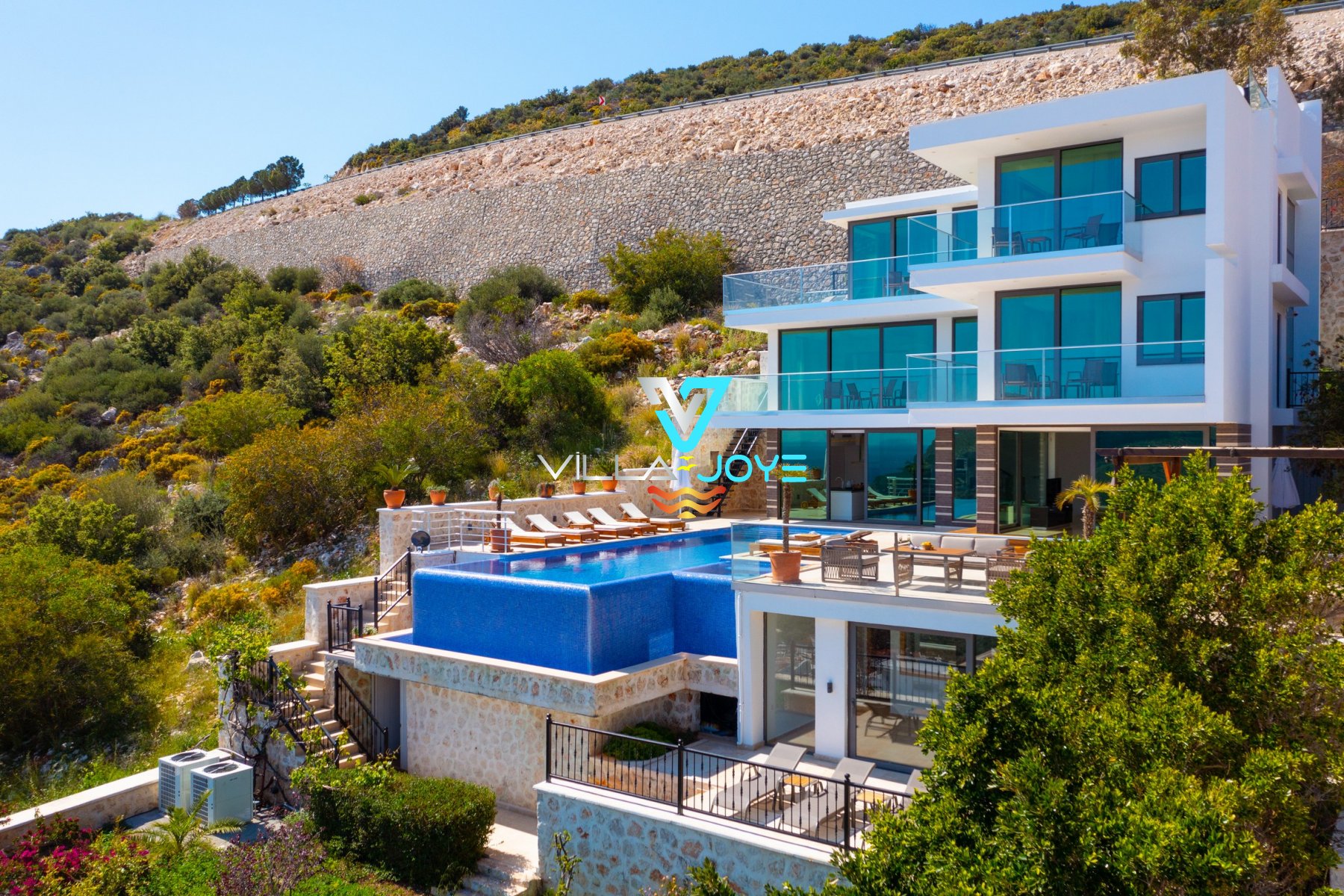 Antalya, Kalkan'da 4 Odalı, 6 Banyolu, 8 Kişiye Kadar Konaklamalı, Kiralık Villa - No: 289