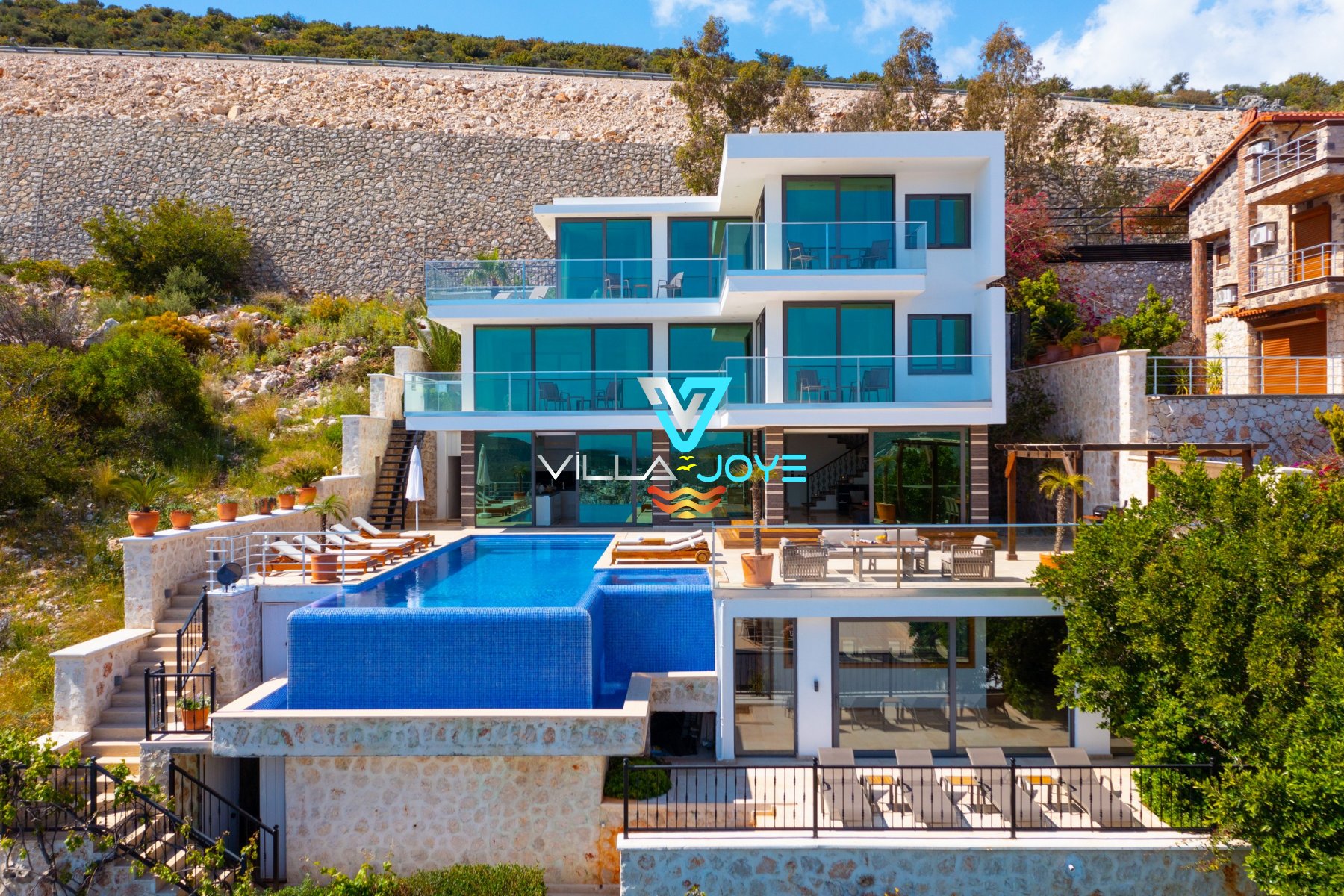 Antalya, Kalkan'da 4 Odalı, 6 Banyolu, 8 Kişiye Kadar Konaklamalı, Kiralık Villa - No: 289