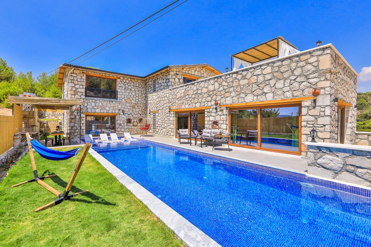 Antalya, Kalkan'da, 2 Odalı, 3 Banyolu, 5 Kişiye Kadar Konaklamalı Kiralık Villa - No: 304
