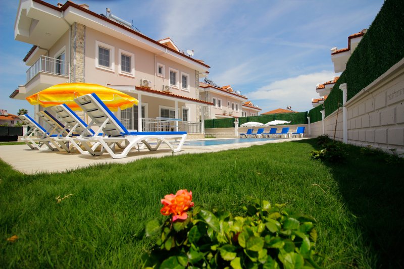 Muğla, Dalyan'da 5 Odalı, 6 Banyolu, 10 Kişiye Kadar Konaklamalı, Kiralık Villa - No: 35-3