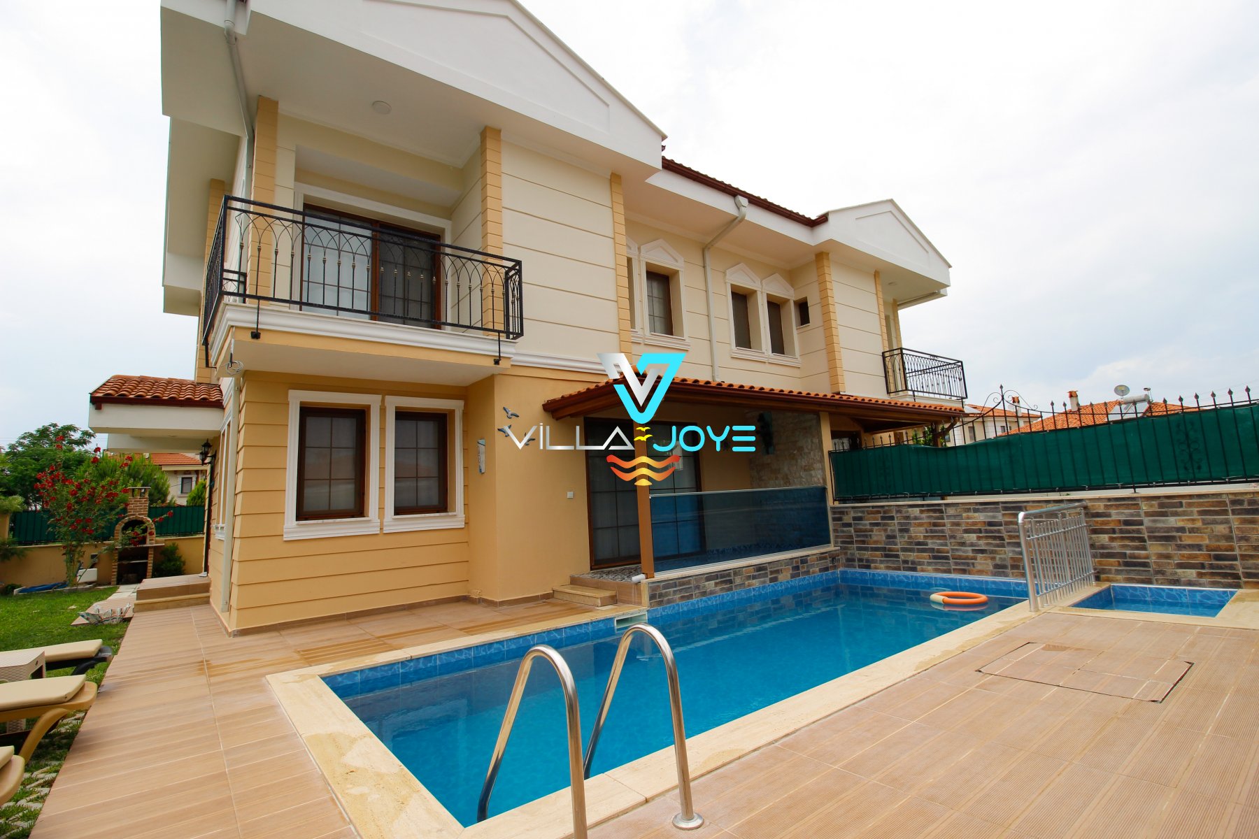 Muğla, Dalyan'da 4 Odalı, 5 Banyolu, 8 Kişiye Kadar Konaklamalı, Kiralık Villa - No: 42