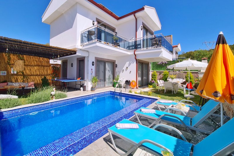 Antalya, Kaş'ta 3 Odalı, 3 Banyolu, 6 Kişiye Kadar Konaklamalı Kiralık Tatil Evi - No: 45