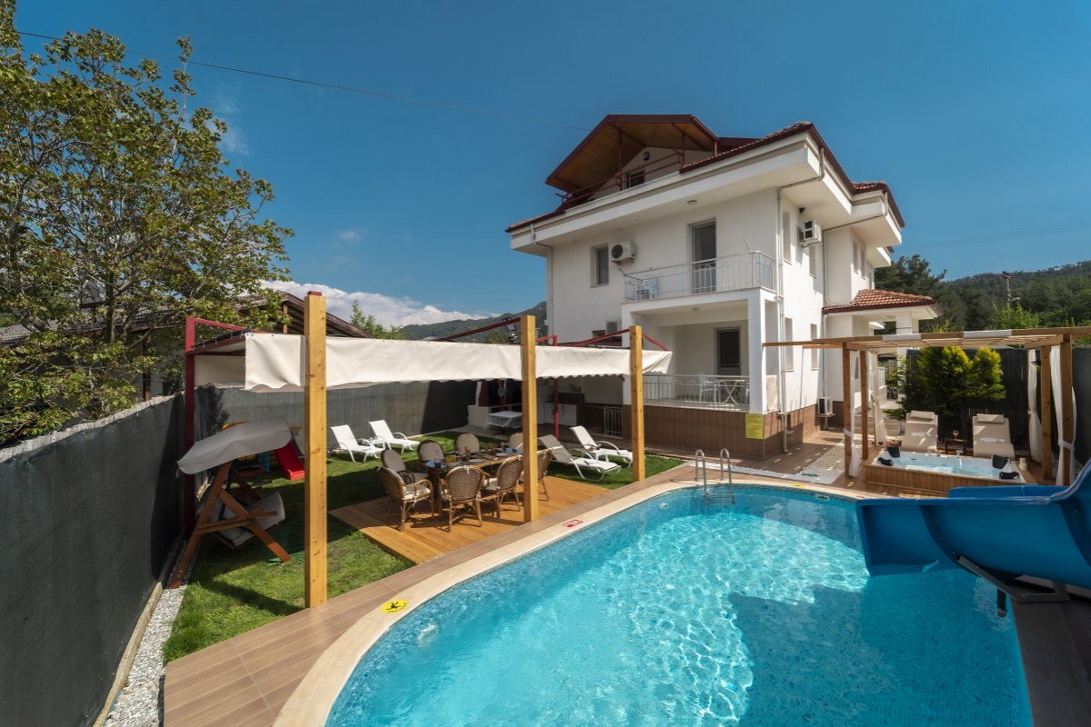 Muğla, Fethiye'de 4 Odalı, 2 Banyolu, 8 Kişiye Kadar Konaklamalı, Kiralık Tatil Evi - No: 389