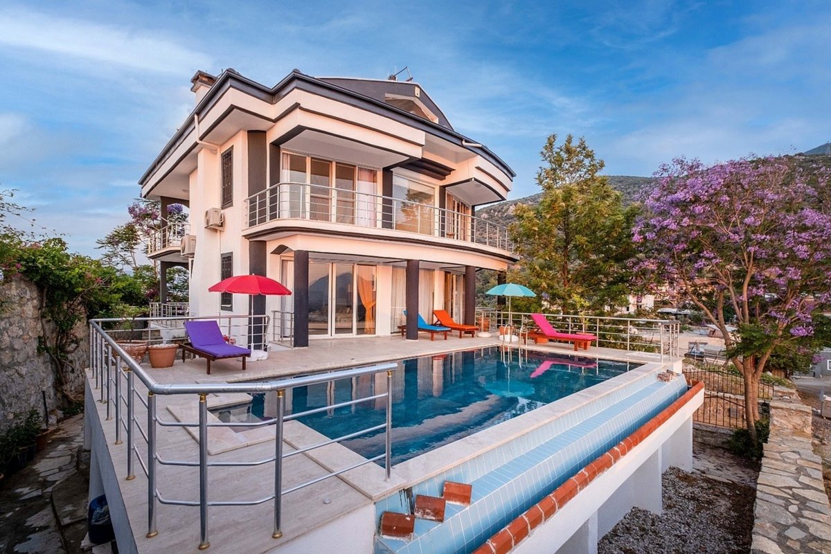 Muğla, Fethiye'de, 4 Odalı, 4 Banyolu, 8 Kişiye Kadar Konaklamalı Kiralık Tatil Evi - No: 409