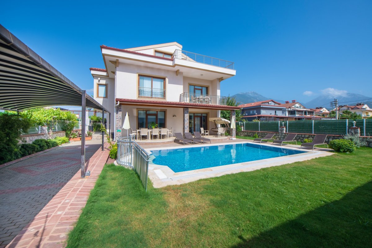 Muğla, Fethiye'de, 4 Odalı, 4 Banyolu, 8 Kişiye Kadar Konaklamalı Kiralık Tatil Evi - No: 416