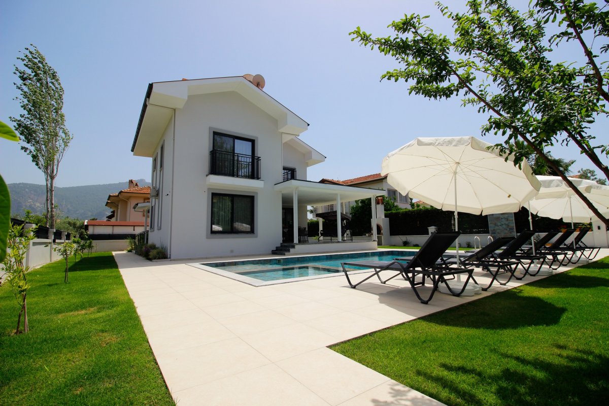 Muğla, Dalyan'da, 5 Odalı, 5 Banyolu, 10 Kişiye Kadar Konaklamalı Kiralık Tatil Evi - No: 431