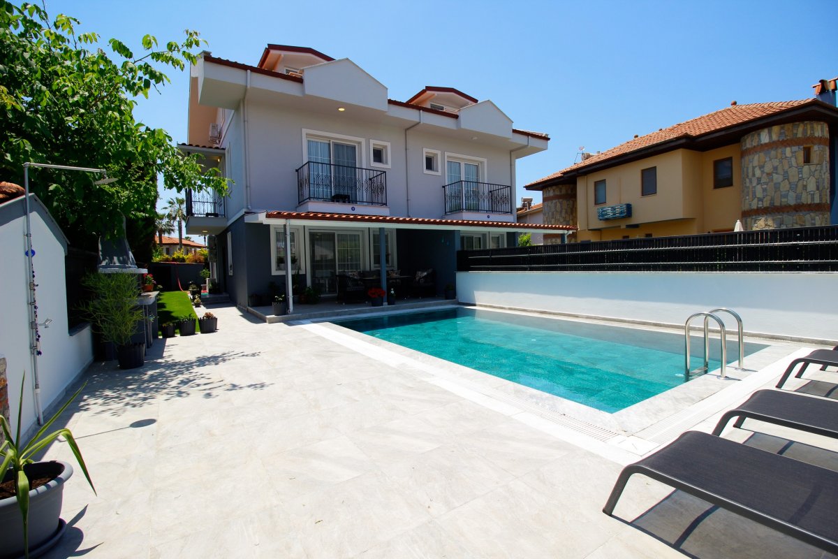 Muğla, Dalyan'da, 4 Odalı, 4 Banyolu, 8 Kişiye Kadar Konaklamalı Kiralık Tatil Evi - No: 434