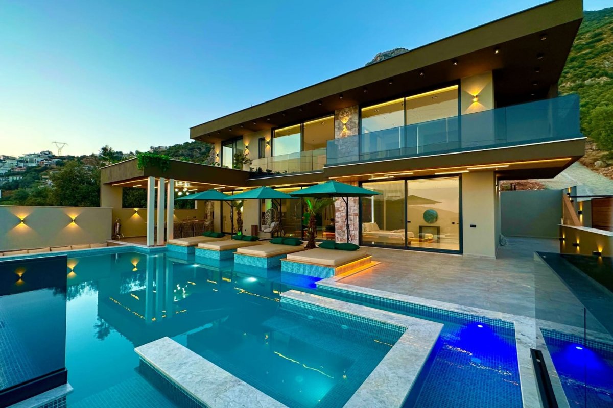 Antalya, Kalkan'da, 4 Odalı, 4 Banyolu, 9 Kişiye Kadar Konaklamalı Kiralık Tatil Evi - No: 460