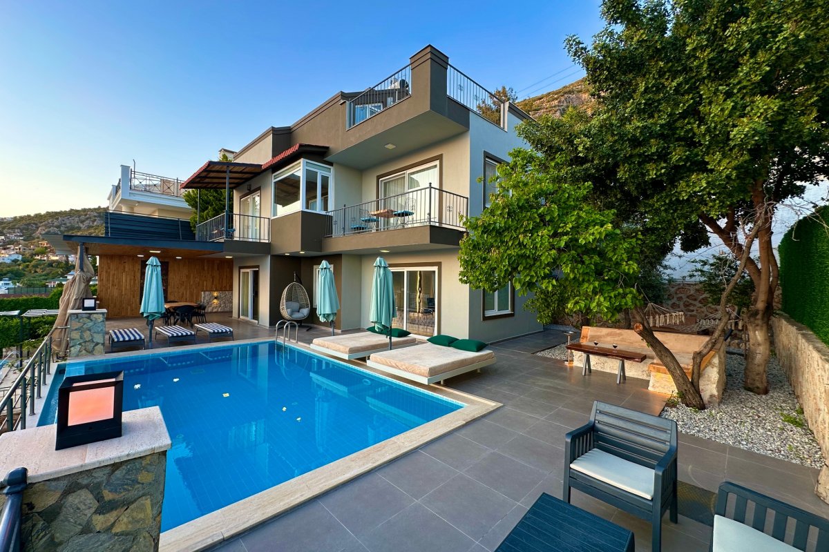 Antalya, Kalkan'da, 3 Odalı, 3 Banyolu, 7 Kişiye Kadar Konaklamalı Kiralık Tatil Evi - No: 461