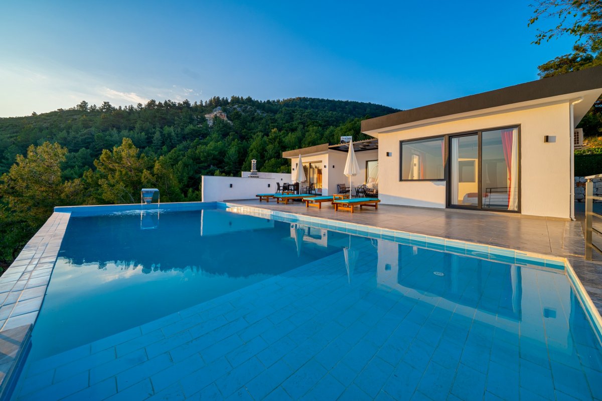 Antalya, Kalkan'da, 2 Odalı, 2 Banyolu, 4 Kişiye Kadar Konaklamalı Kiralık Tatil Evi - No: 470