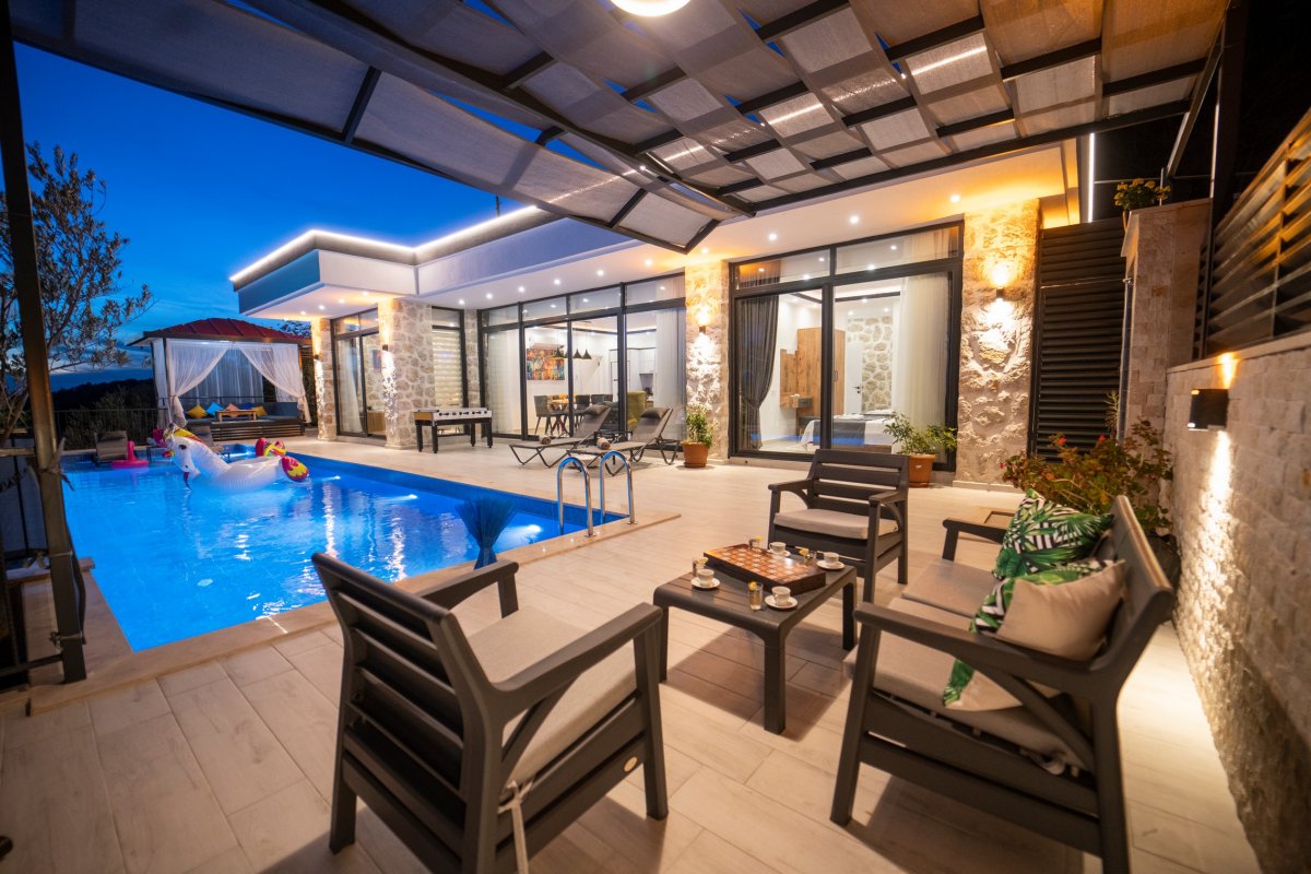 Antalya, Kalkan'da 2 Odalı, 2 Banyolu, 4 Kişiye Kadar Konaklamalı Kiralık Tatil Evi - No: 487