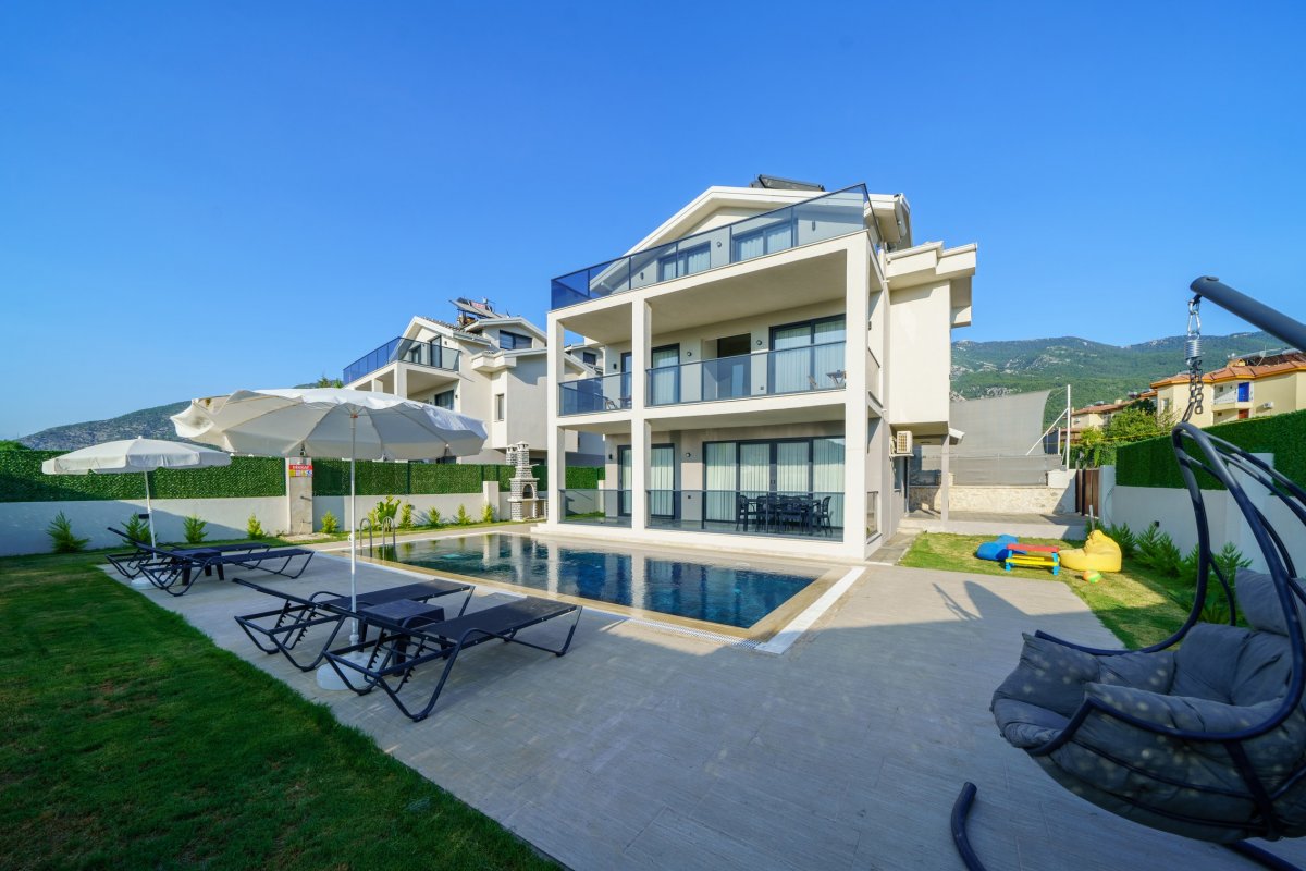 Muğla, Fethiye'de 4 Odalı, 5 Banyolu, 8 Kişiye Kadar Konaklamalı Kiralık Tatil Evi - No: 499-1