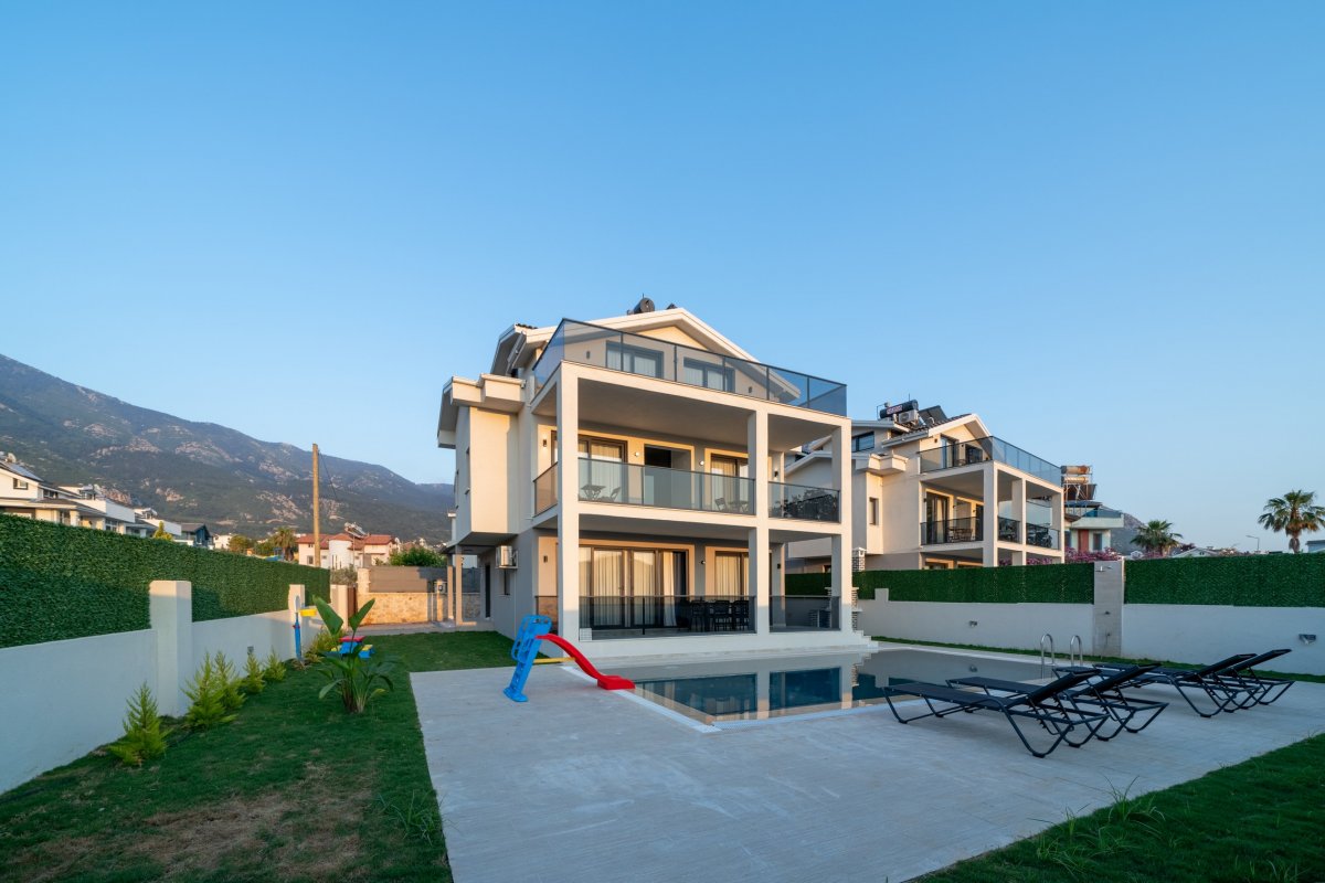 Muğla, Fethiye'de 4 Odalı, 5 Banyolu, 8 Kişiye Kadar Konaklamalı Kiralık Tatil Evi - No: 499-2