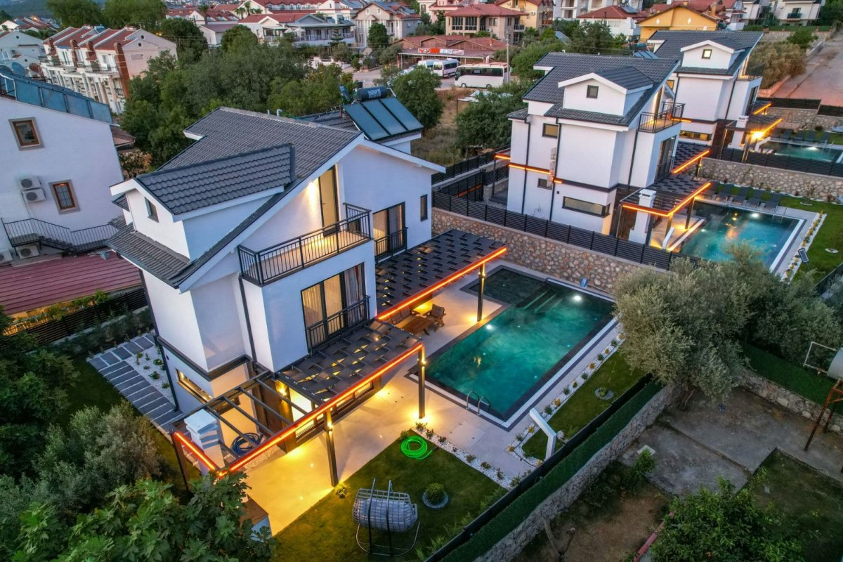 Muğla, Fethiye'de 4 Odalı, 4 Banyolu, 8 Kişiye Kadar Konaklamalı Kiralık Tatil Evi - No: 500-1