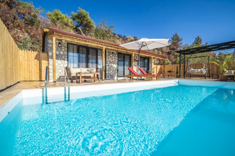 Antalya, Kalkan'da 1 Odalı, 1 Banyolu, 2 Kişiye Kadar Konaklamalı Kiralık Villa - No:61