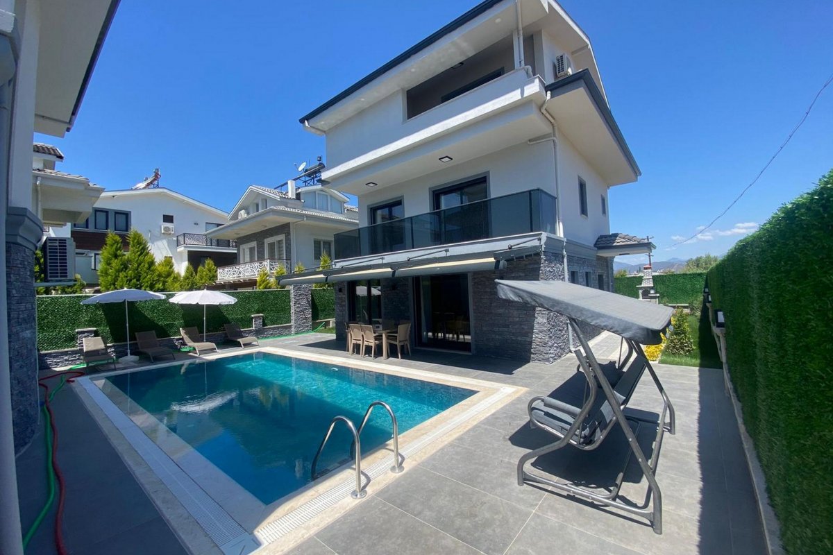 Muğla, Fethiye'de 4 Odalı, 3 Banyolu 8 Kişiye Kadar Konaklamalı Kiralık Tatil Evi - No: 510