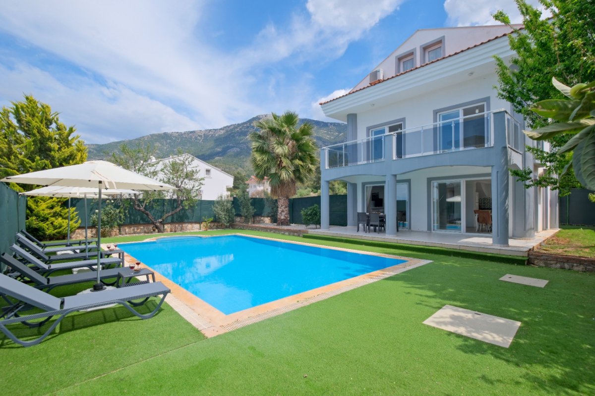 Muğla, Fethiye'de 3 Odalı, 4 Banyolu 6 Kişiye Kadar Konaklamalı Kiralık Tatil Evi - No: 523-2