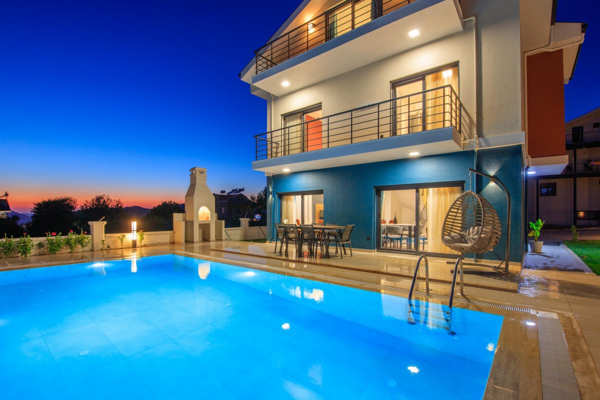 Muğla, Fethiye'de 3 Odalı, 3 Banyolu 6 Kişiye Kadar Konaklamalı Kiralık Tatil Evi - No: 527-1