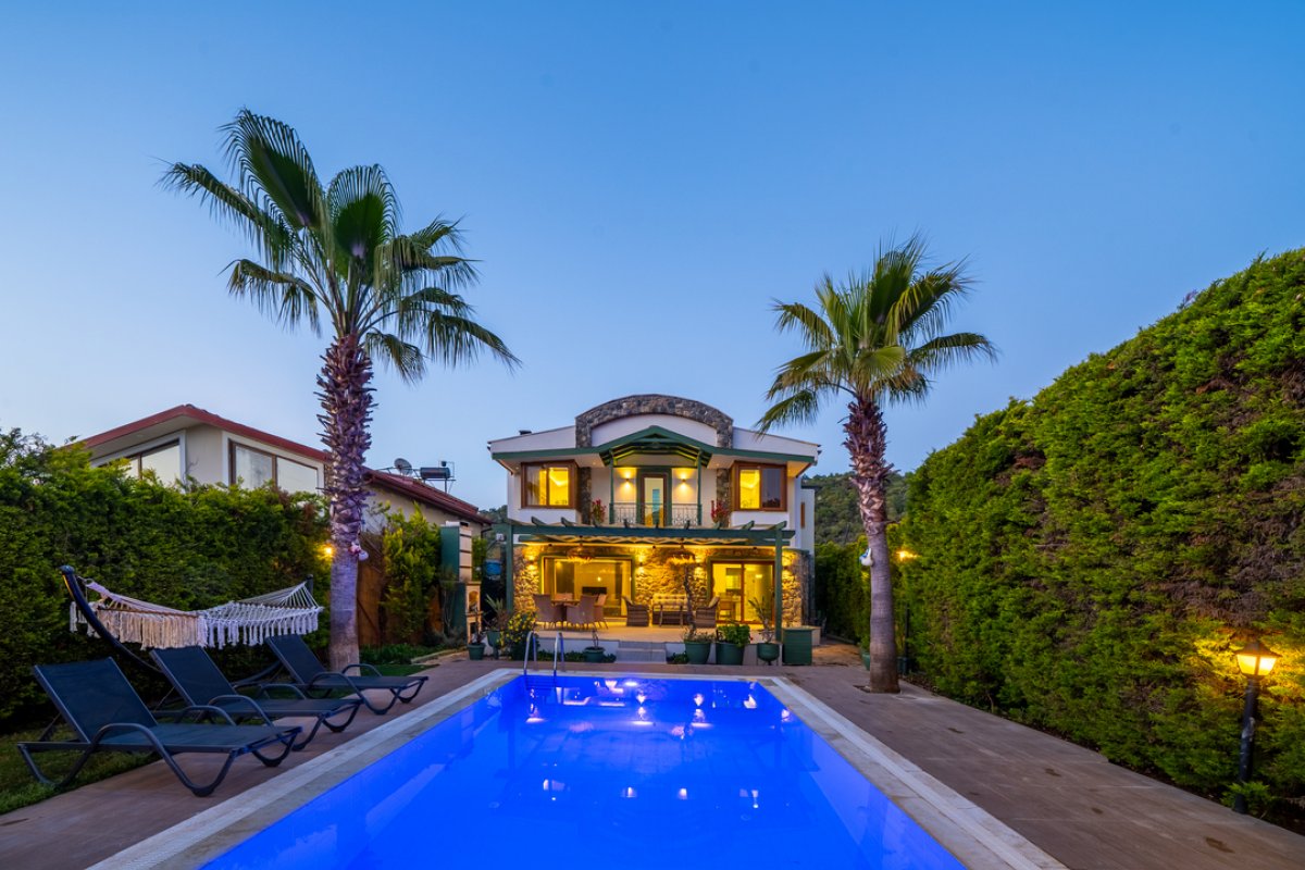 Muğla, Fethiye'de 2 Odalı, 2 Banyolu 4 Kişiye Kadar Konaklamalı Kiralık Tatil Evi - No: 536