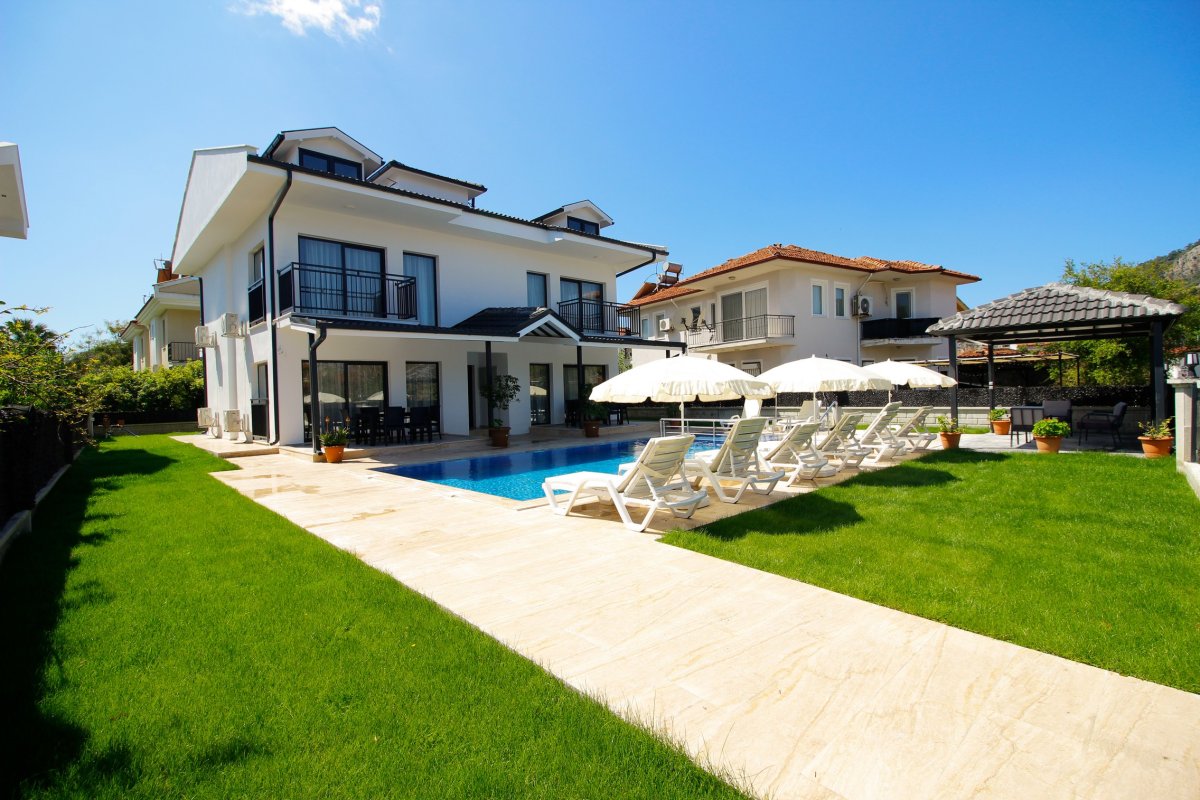 Muğla, Dalyan'da 4 Odalı, 4 Banyolu 12 Kişiye Kadar Konaklamalı Kiralık Tatil Evi - No: 542