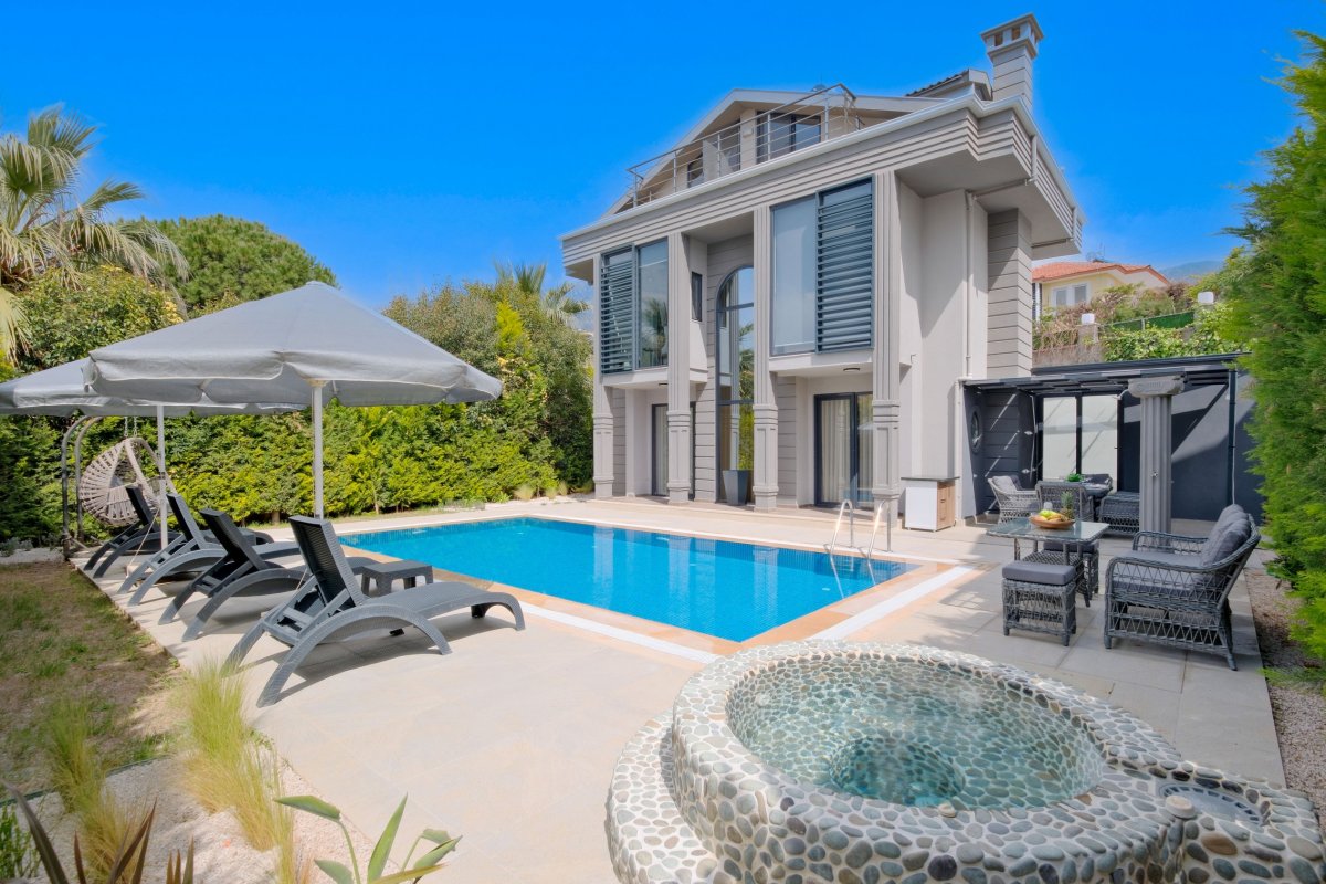 Muğla, Fethiye'de 4 Odalı, 4 Banyolu 8 Kişiye Kadar Konaklamalı Kiralık Tatil Evi - No: 547