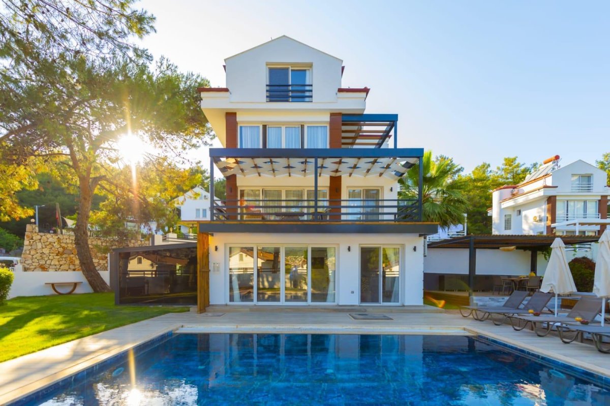 Muğla, Fethiye'de 4 Odalı, 4 Banyolu 8 Kişiye Kadar Konaklamalı Kiralık Tatil Evi - No: 560