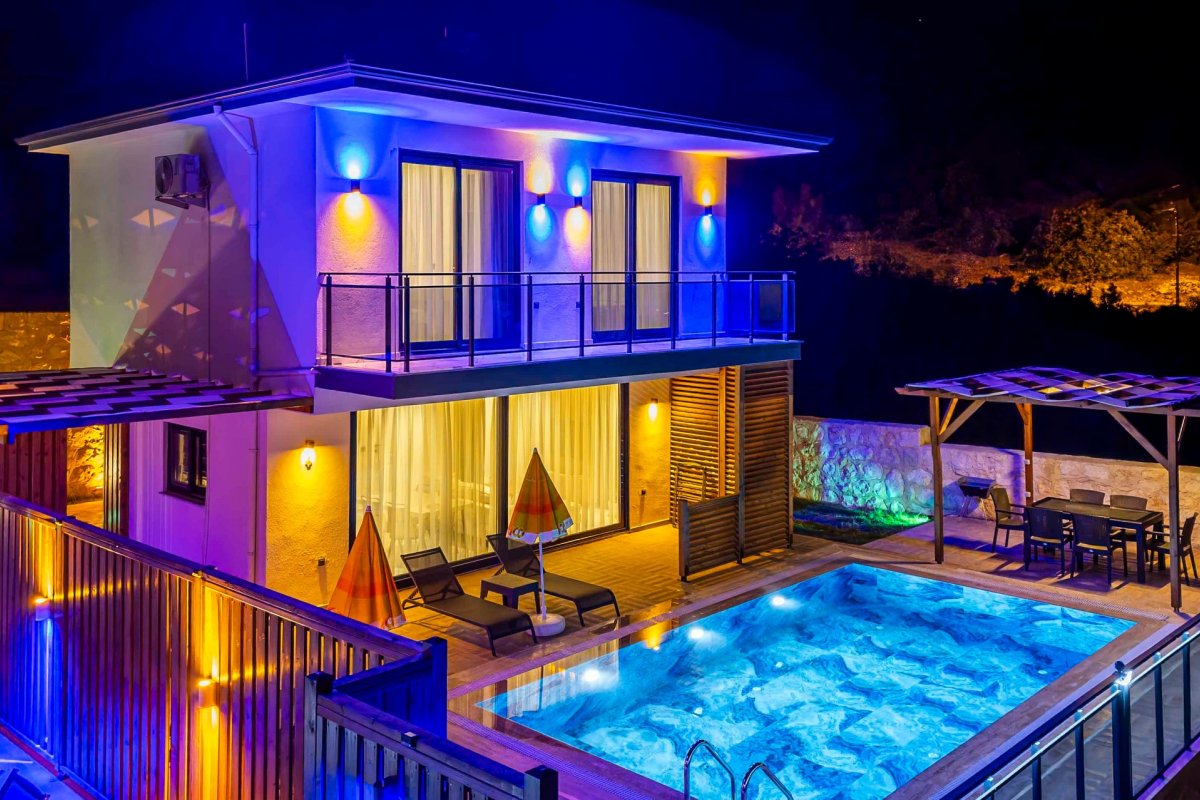 Antalya, Kaş'ta 2 Odalı, 2 Banyolu 4 Kişiye Kadar Konaklamalı Kiralık Tatil Evi - No: 568-2