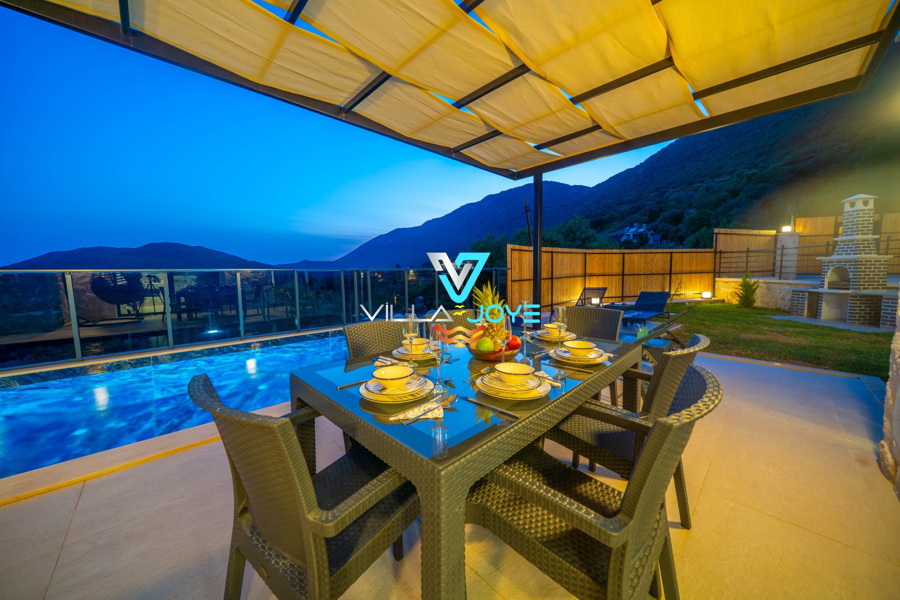 Antalya, Kaş'ta 3 Odalı, 3 Banyolu 6 Kişiye Kadar Konaklamalı Kiralık Tatil Evi - No: 569-1 Antalya, Kaş'ta 3 Odalı, 3 Banyolu 6 Kişiye Kadar Konaklamalı Kiralık Tatil Evi - No: 569-1