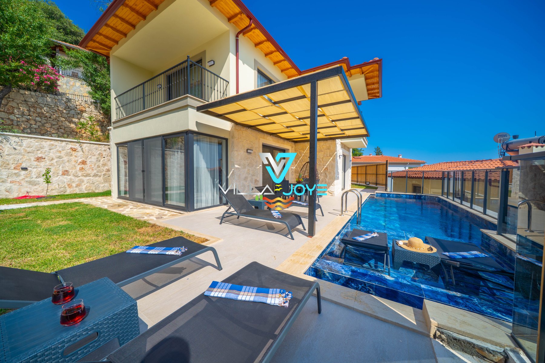 Antalya, Kaş'ta 3 Odalı, 3 Banyolu 6 Kişiye Kadar Konaklamalı Kiralık Tatil Evi - No: 569-1 Antalya, Kaş'ta 3 Odalı, 3 Banyolu 6 Kişiye Kadar Konaklamalı Kiralık Tatil Evi - No: 569-1