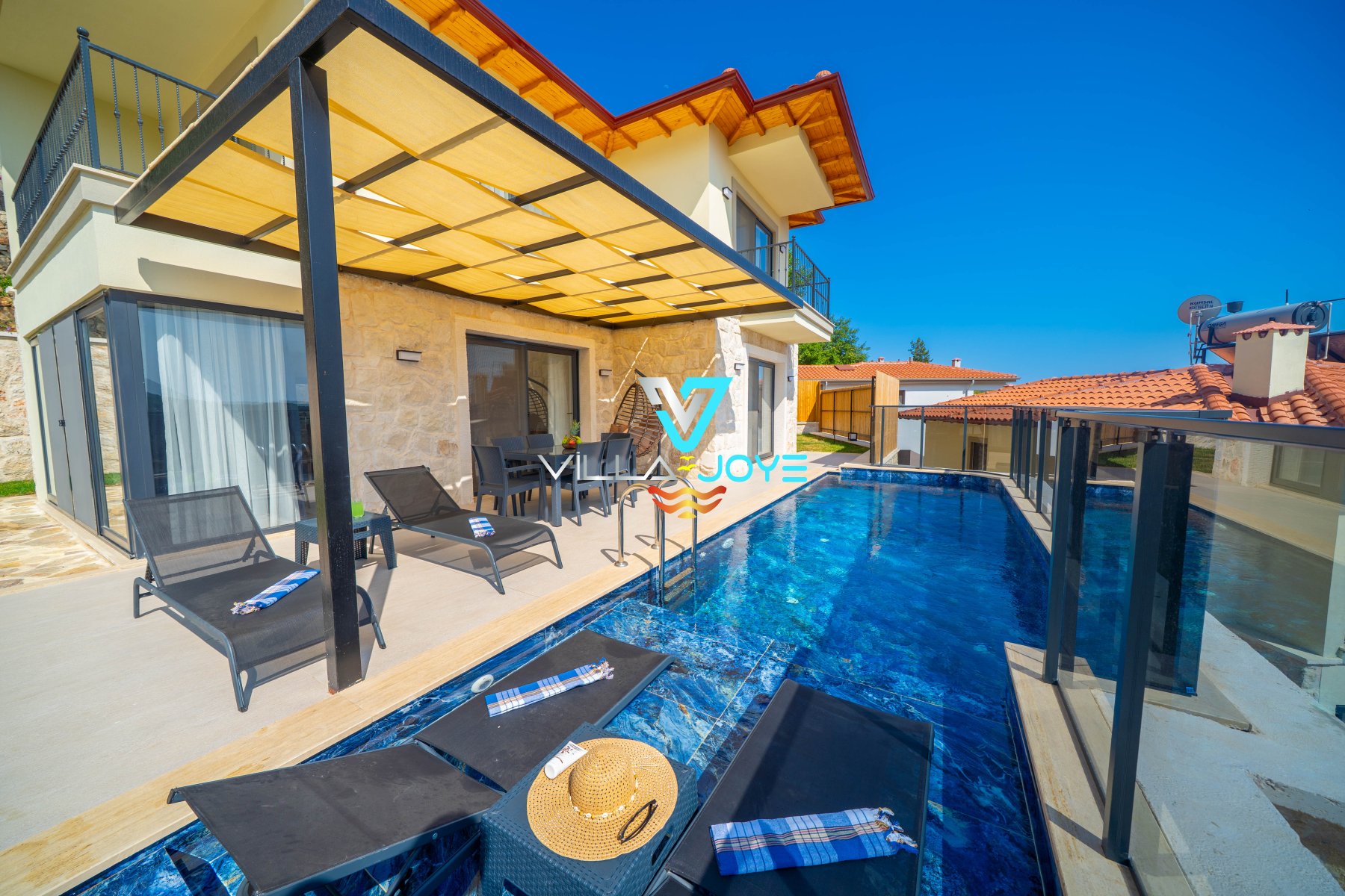 Antalya, Kaş'ta 3 Odalı, 3 Banyolu 6 Kişiye Kadar Konaklamalı Kiralık Tatil Evi - No: 569-1 Antalya, Kaş'ta 3 Odalı, 3 Banyolu 6 Kişiye Kadar Konaklamalı Kiralık Tatil Evi - No: 569-1