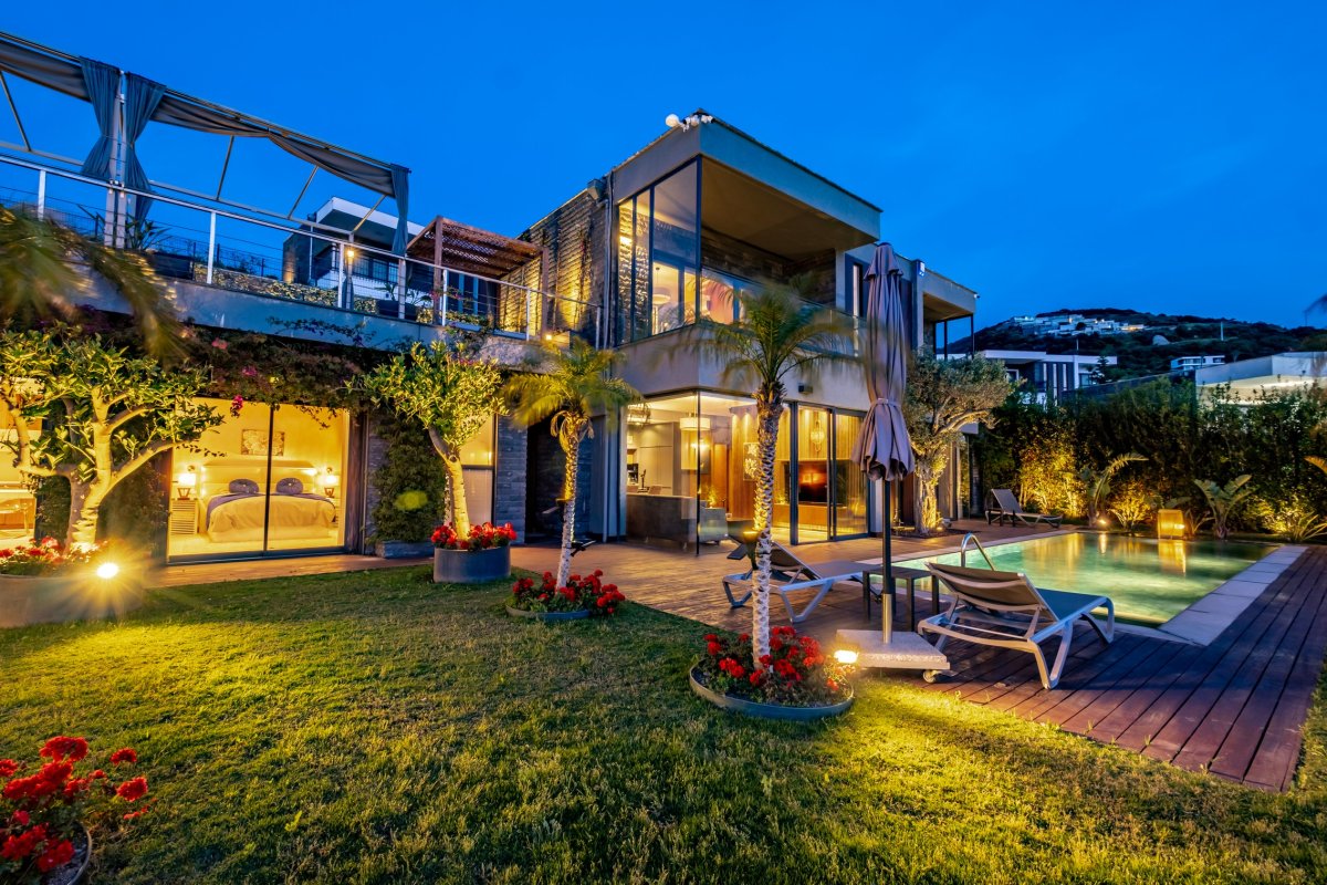 Muğla, Bodrum'da 4 Odalı, 5 Banyolu, 8 Kişiye Kadar Konaklamalı Kiralık Tatil Evi - No: 578