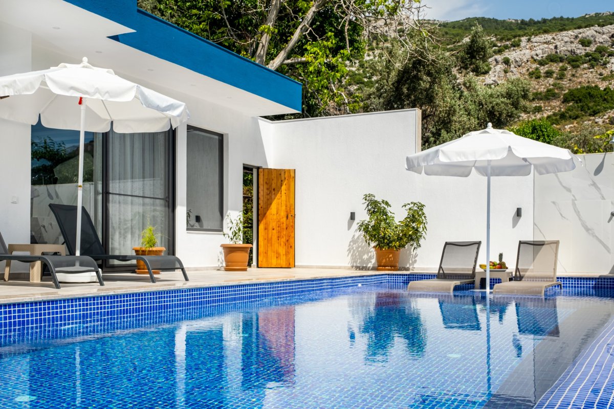 Antalya, Kalkan'da 2 Odalı, 2 Banyolu, 4 Kişiye Kadar Konaklamalı Kiralık Tatil Evi - No: 584