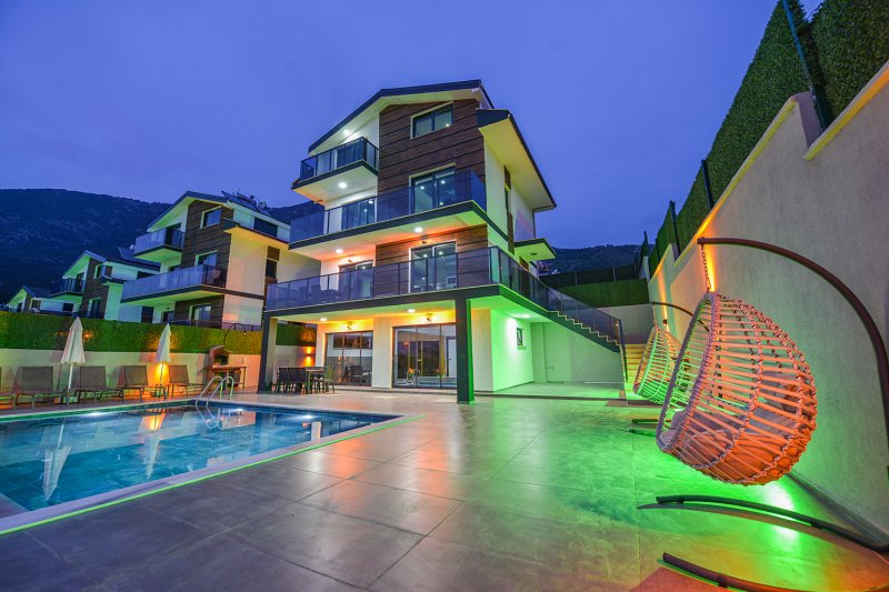 Muğla, Fethiye'de 4 Odalı, 4 Banyolu, 8 Kişiye Kadar Konaklamalı, Kiralık Villa - No: 71-2