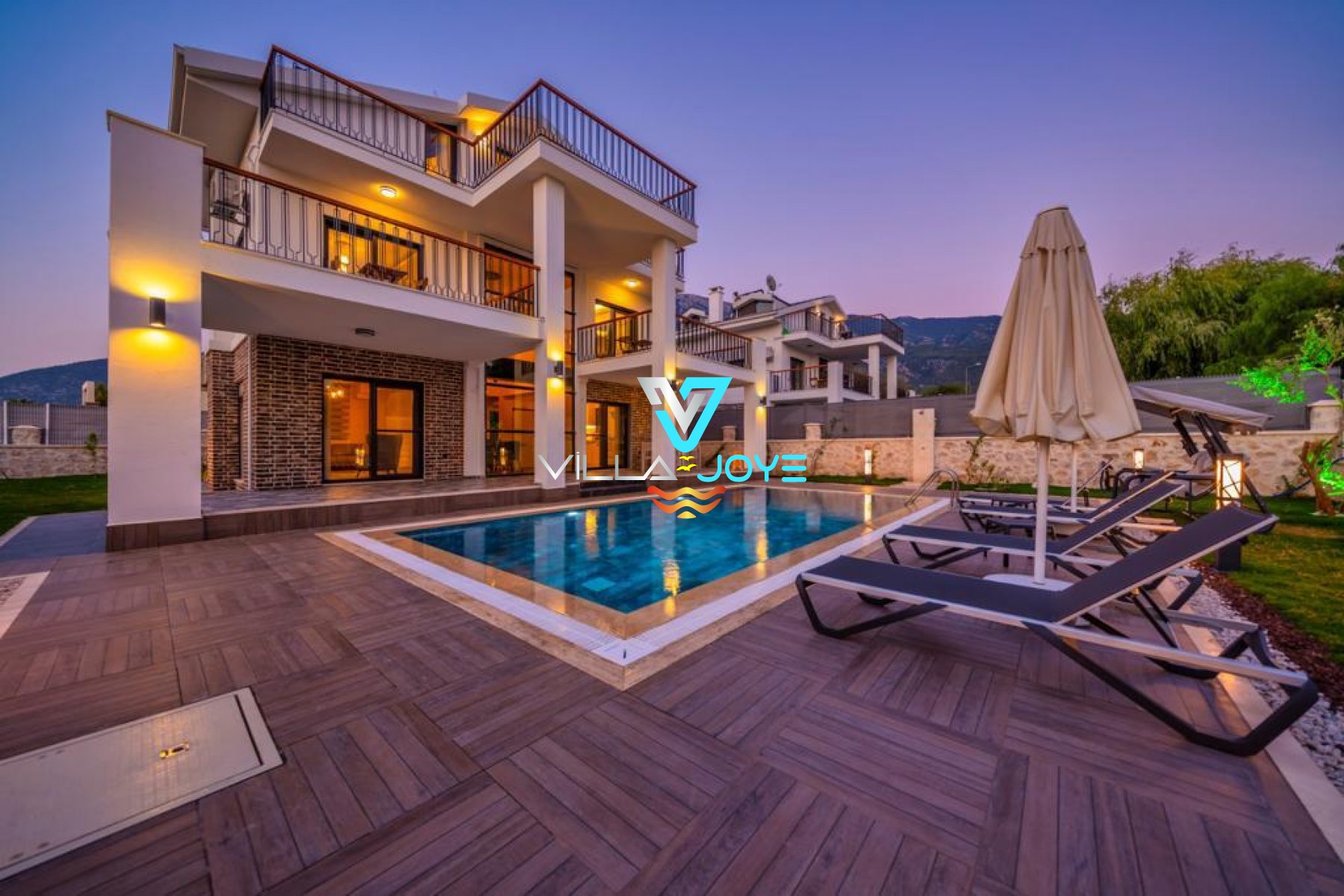 Muğla, Fethiye'de 4 Odalı, 3 Banyolu, 8 Kişiye Kadar Konaklamalı, Kiralık Villa - No:74